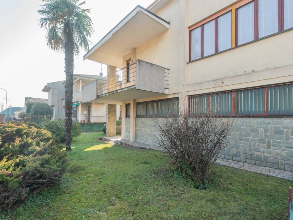 Villa a Desio in Via Giovanni Traversi, 10 - Foto 2