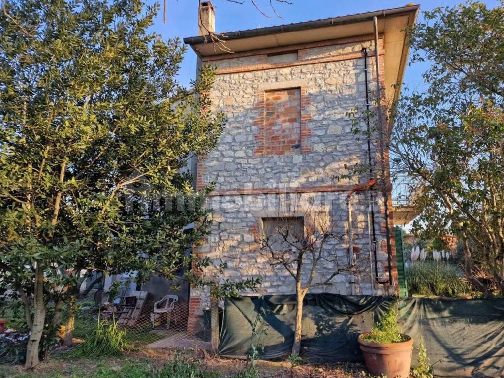 Casa indipendente a Castiglione del lago in Via Trasimeno, 117 - Foto 5