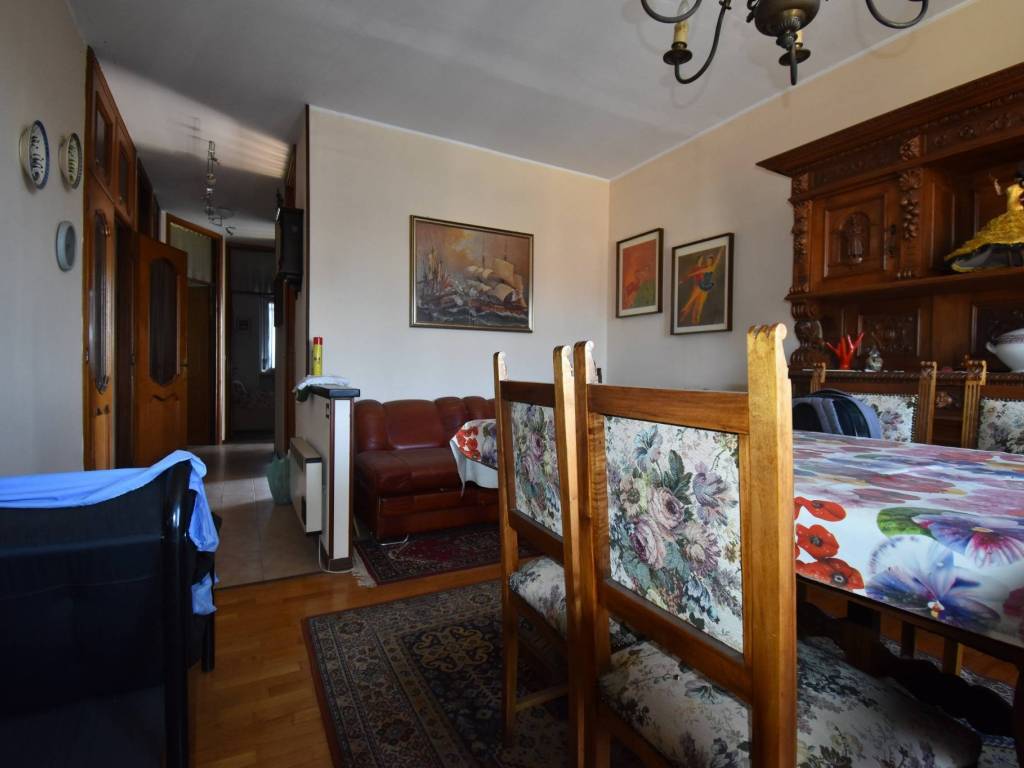 Appartamento a Agliano terme in Piazza Roma - Foto 3