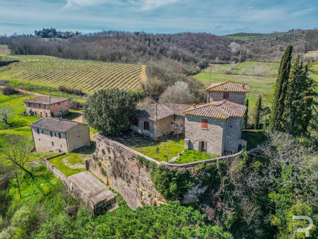 Rustico / casale a Poggibonsi in Strada Comunale del Cimitero di San Giorgio - Foto 3