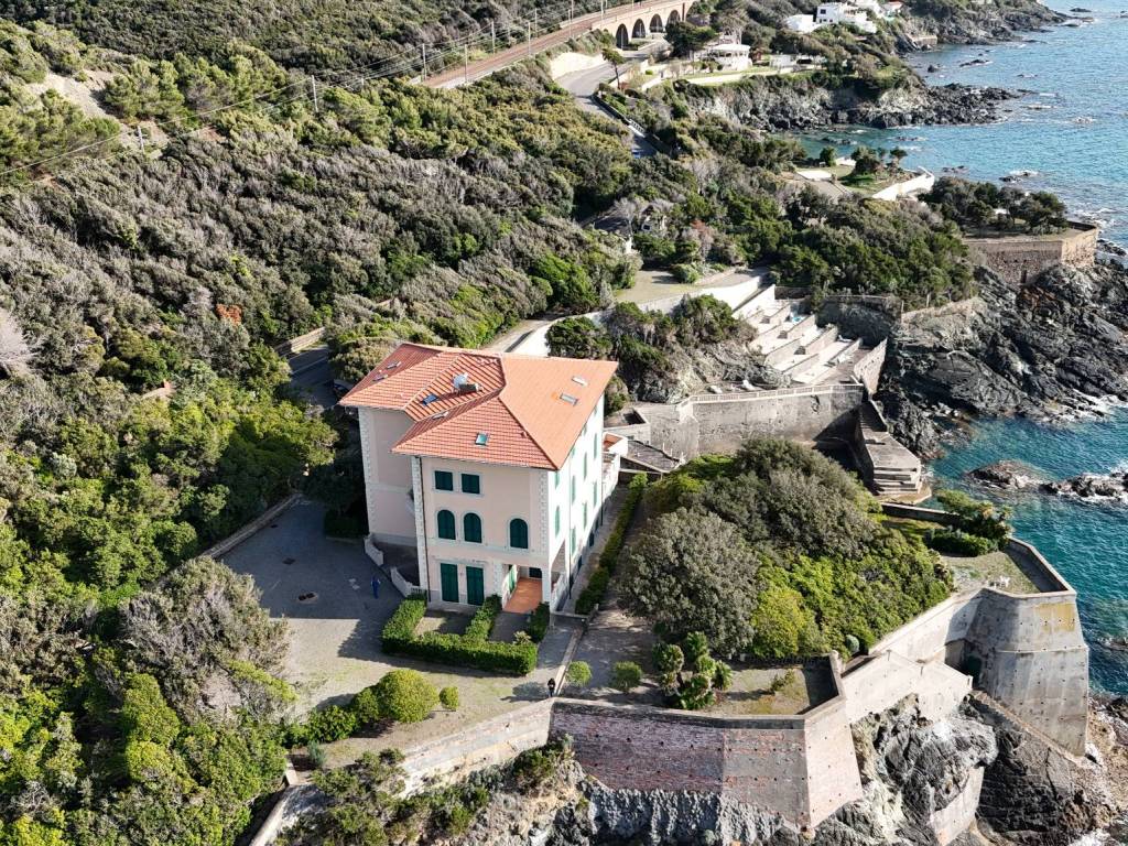 Villa a Rosignano marittimo in Via Aurelia, 1081 - Foto 2
