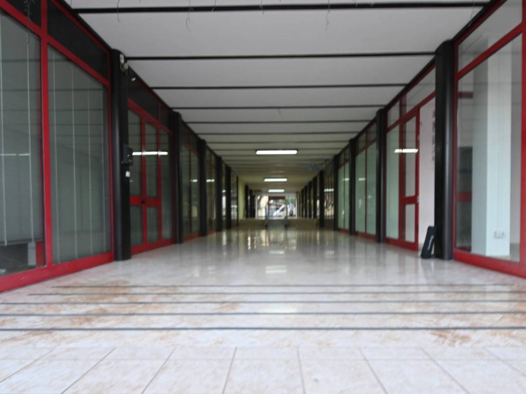 Immobile a Roseto degli abruzzi in Via Giuseppe Di Vittorio, 14 - Foto 2