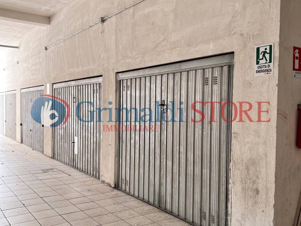 Box / garage a Lecce in Via Ettore D'Amore, 16 - Foto 2
