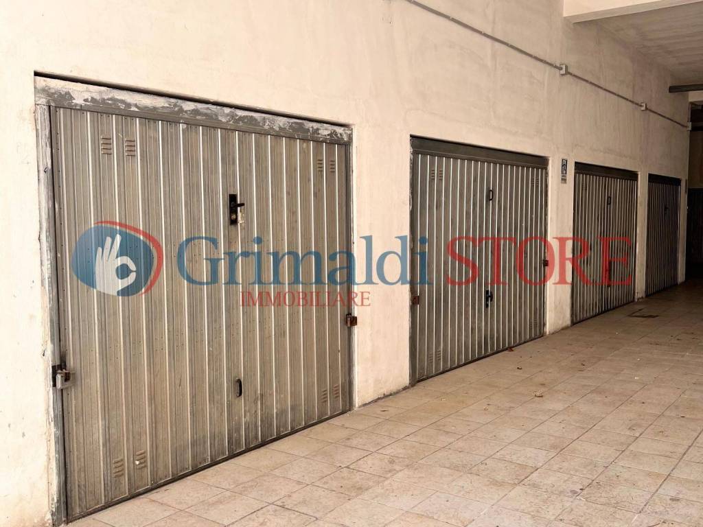 Box / garage a Lecce in Via Ettore D'Amore, 16 - Foto 4