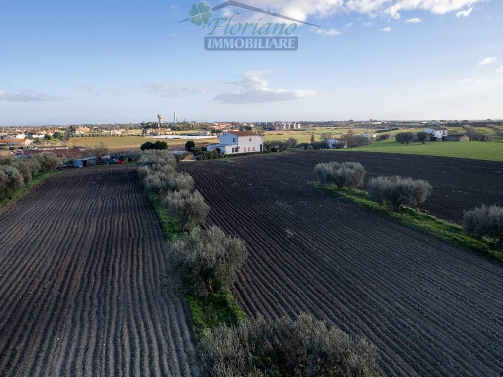 Rustico / casale a Montalto di castro in Località Ara Vecchia - Foto 5
