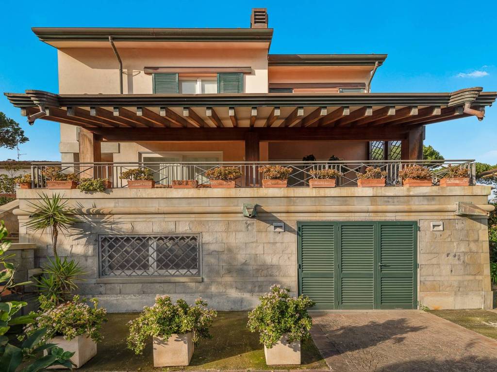 Villa a Camaiore in Via F. Gasparini, 56 - Foto 2