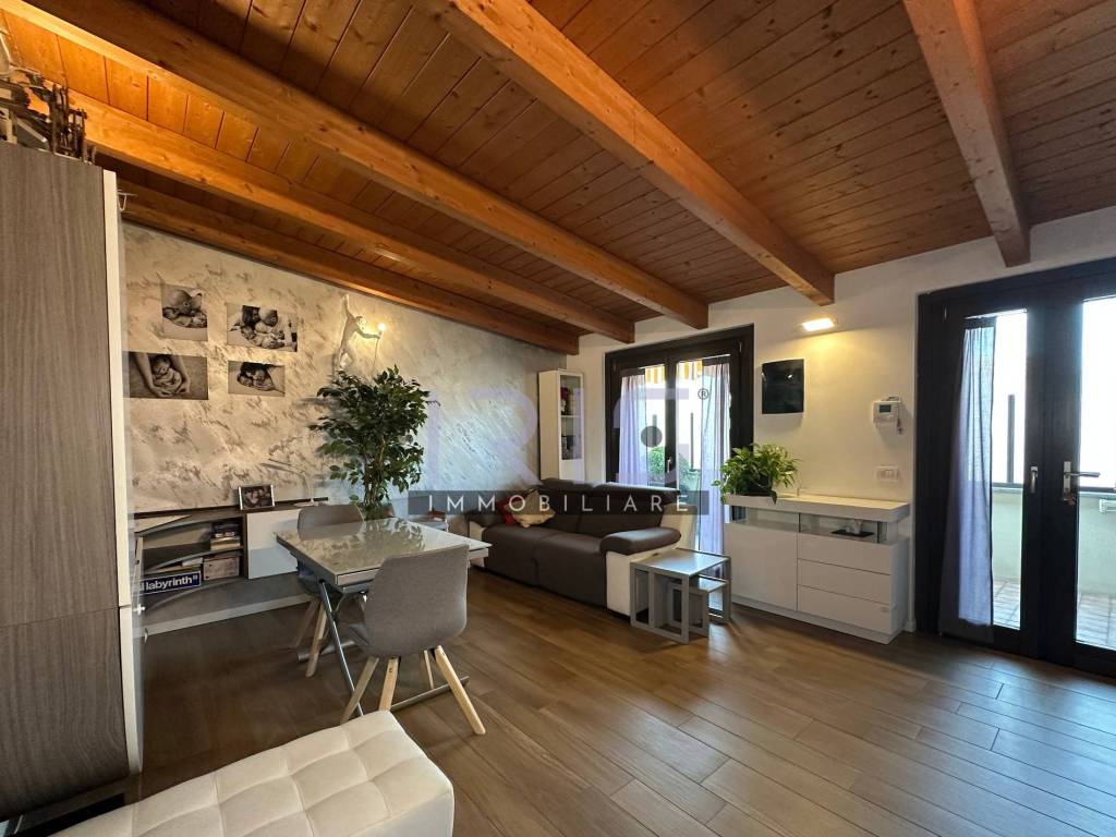 Appartamento a Cesano maderno in Via Trieste - Foto 2