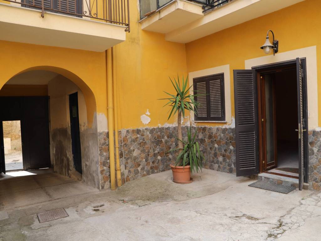 Casa indipendente a Maddaloni in Via Sant'Antonio Abate, 25 - Foto 3