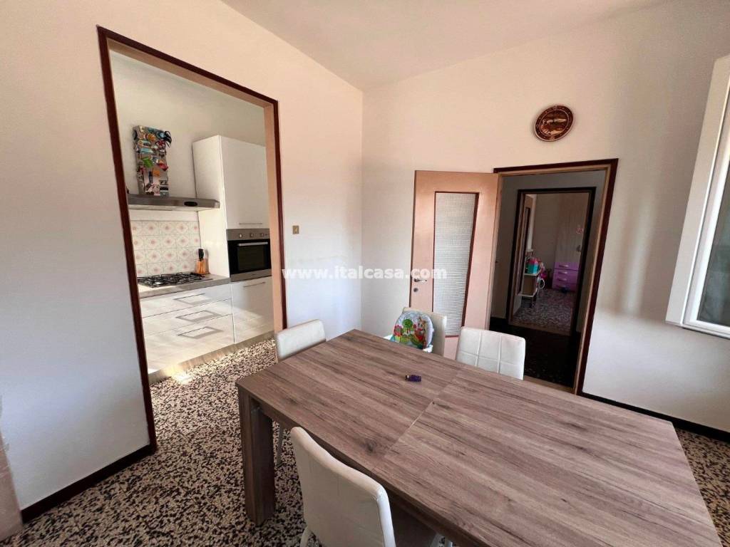 Villa a Bagnolo san vito in Via Campione - Foto 5