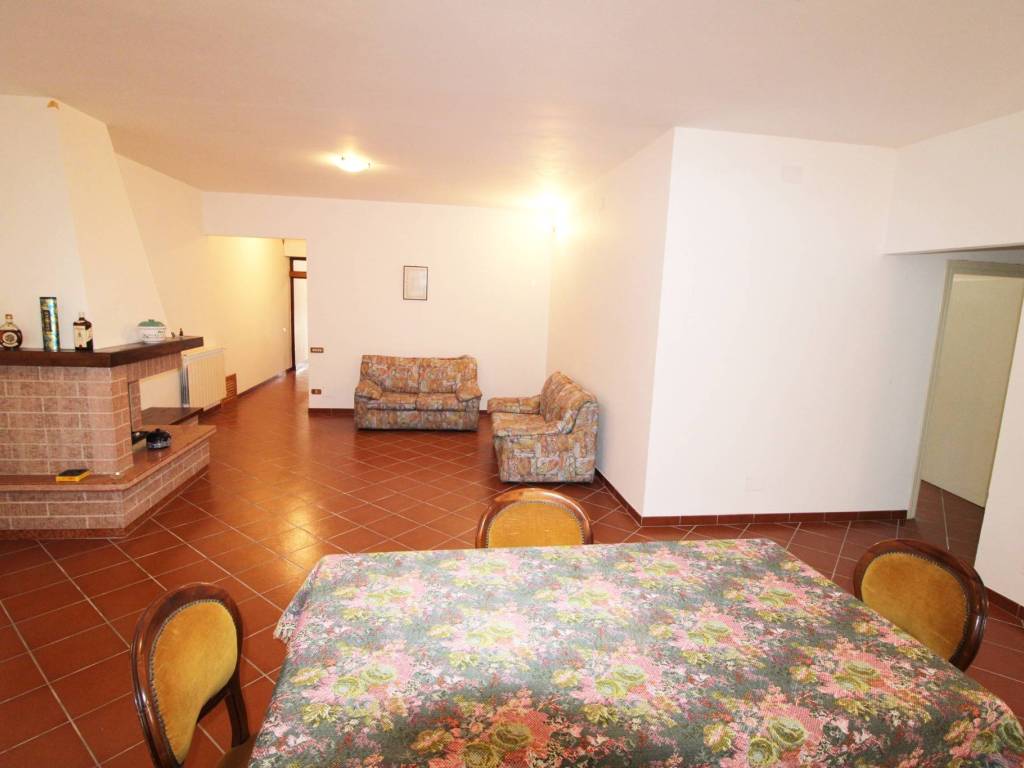 Casa indipendente a Gubbio in Strada Statale Eugubina - Foto 5
