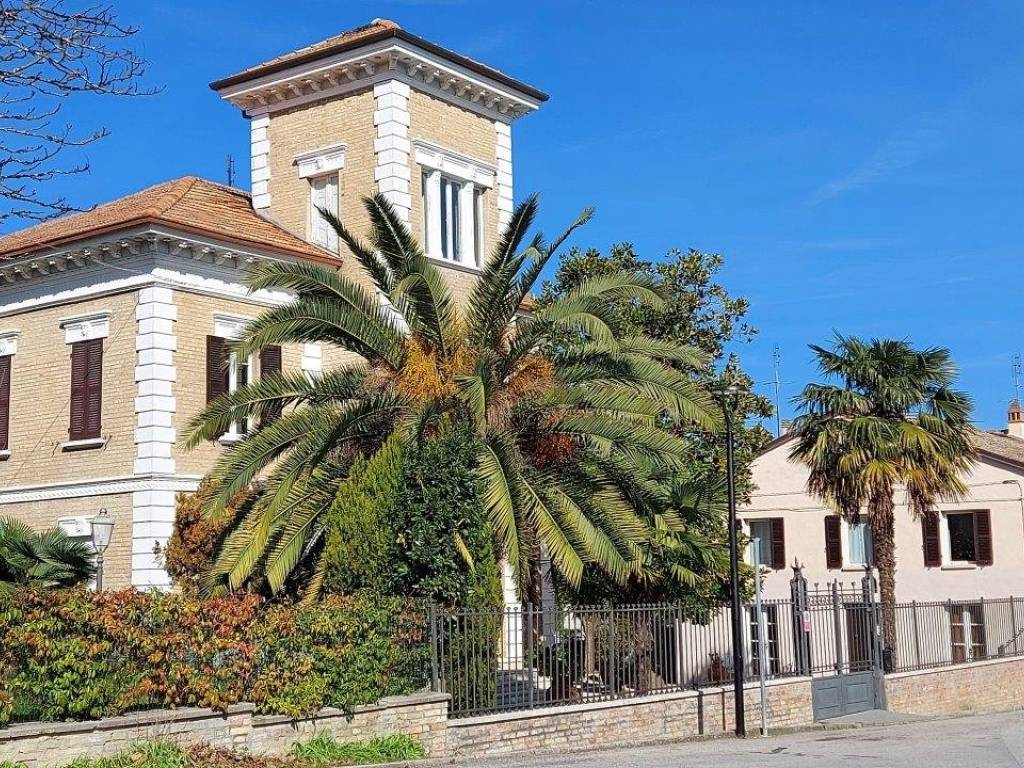 Villa a Ostra in Viale Giacomo Matteotti - Foto 3