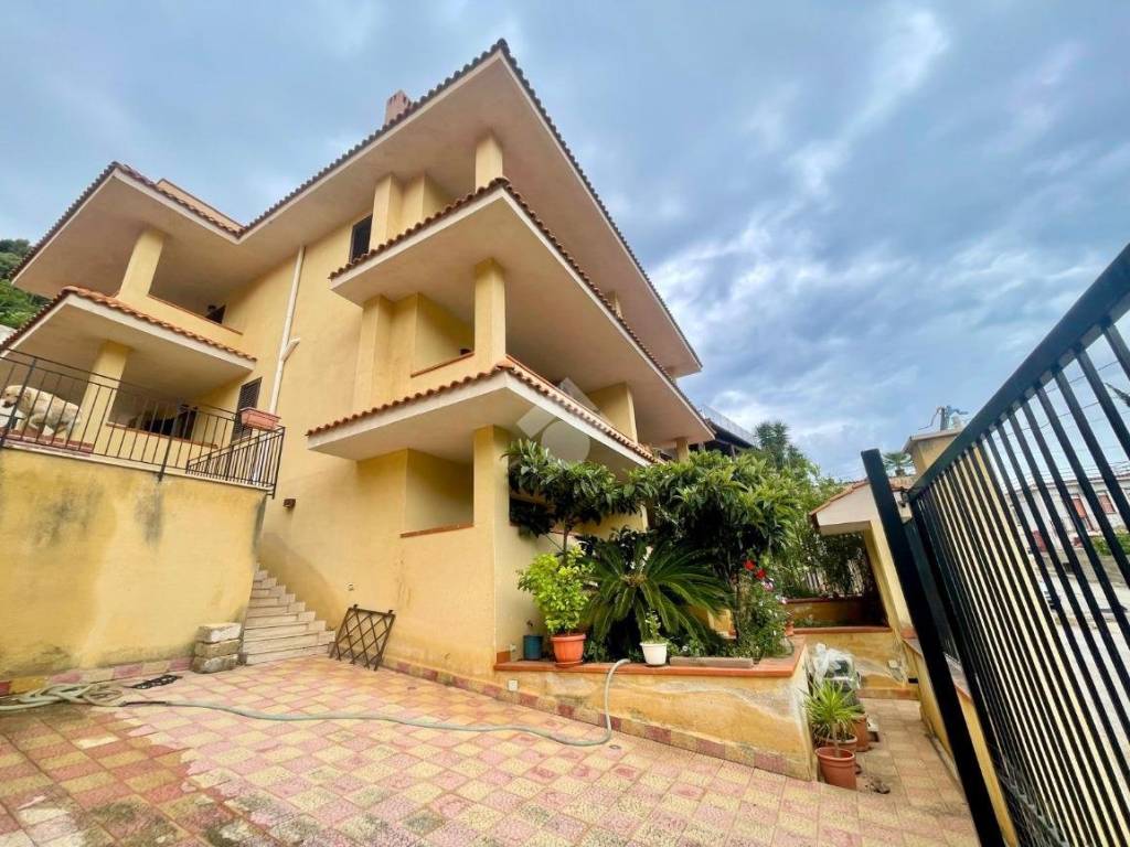 Villa a Torretta in Via Monte Columbrina, 9 - Foto 2