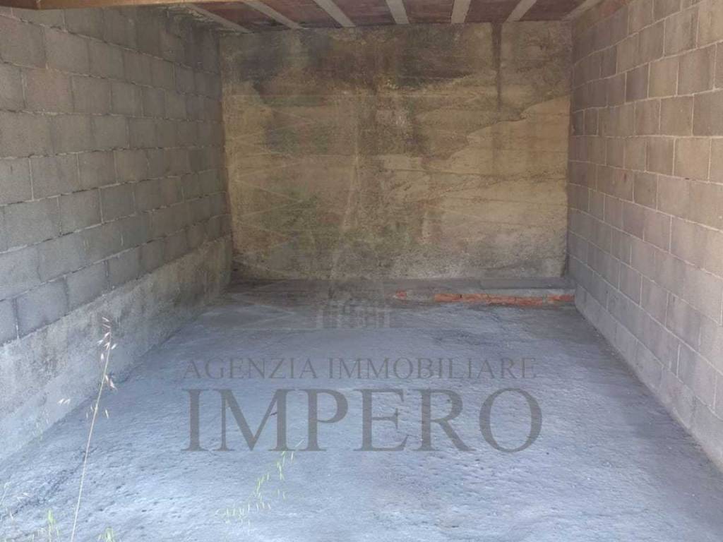 Box / garage a Ventimiglia in Via Maneira, 22 - Foto 2