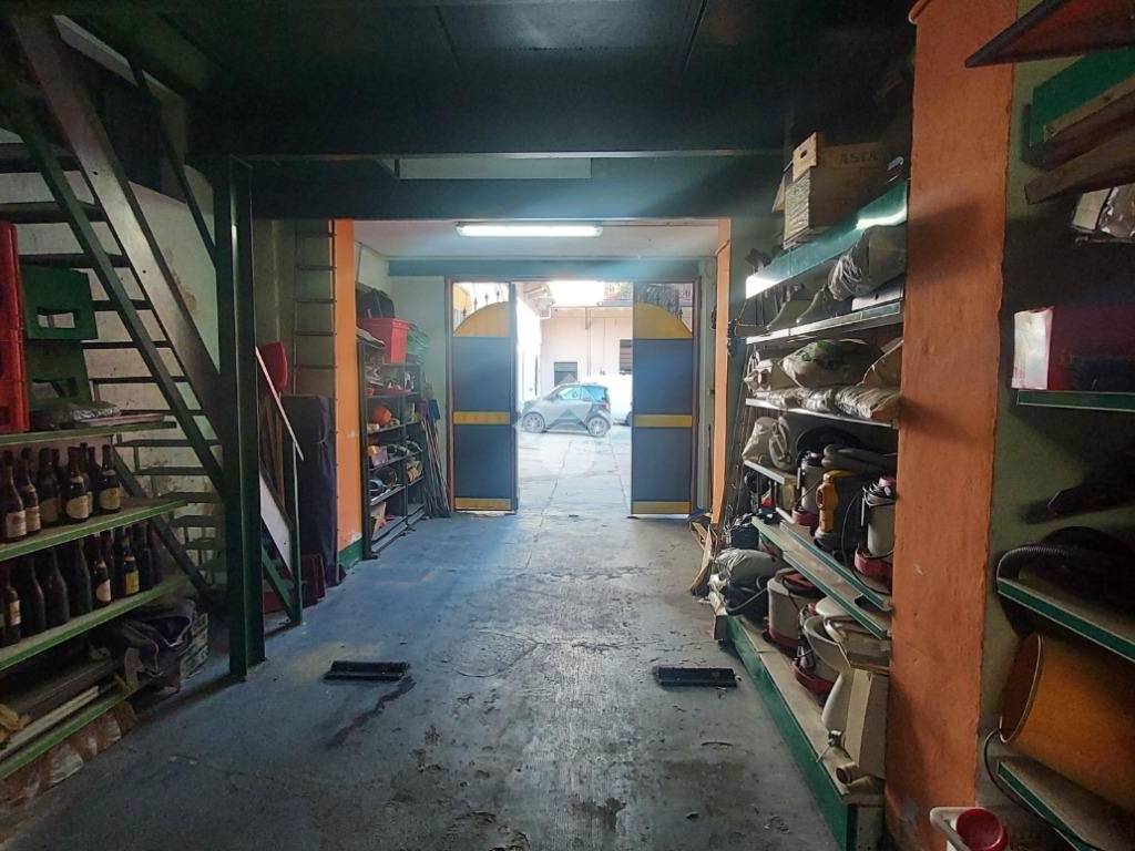 Box / garage a Asti in VIA QUINTINO SELLA, 12 - Foto 2