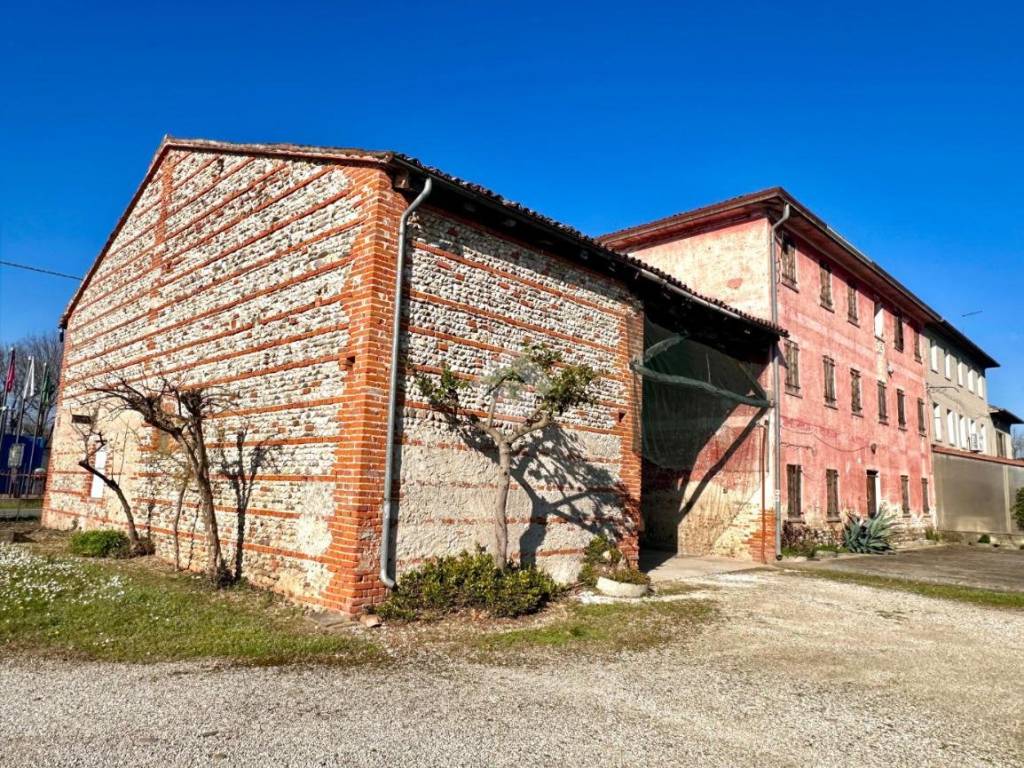 Rustico / casale a Altivole in Via Lovigioni, 1 - Foto 3