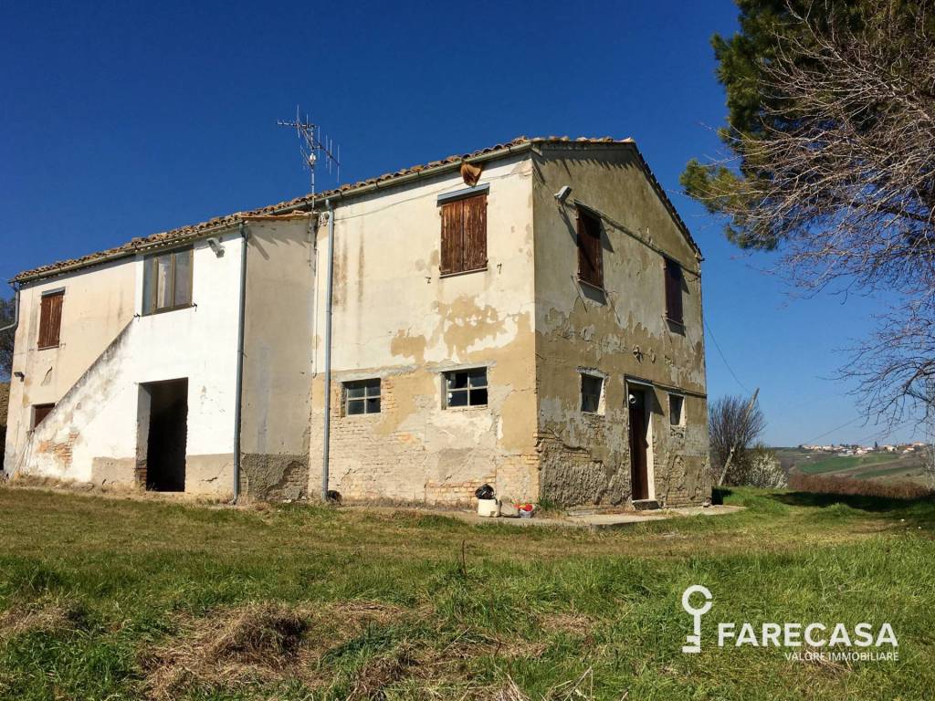 Rustico / casale a Bellante in Via Chiareto Ovest, 27 - Foto 2