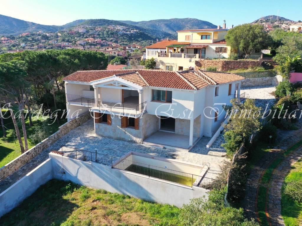 Villa a Loiri porto san paolo in Via Donatello - Foto 4