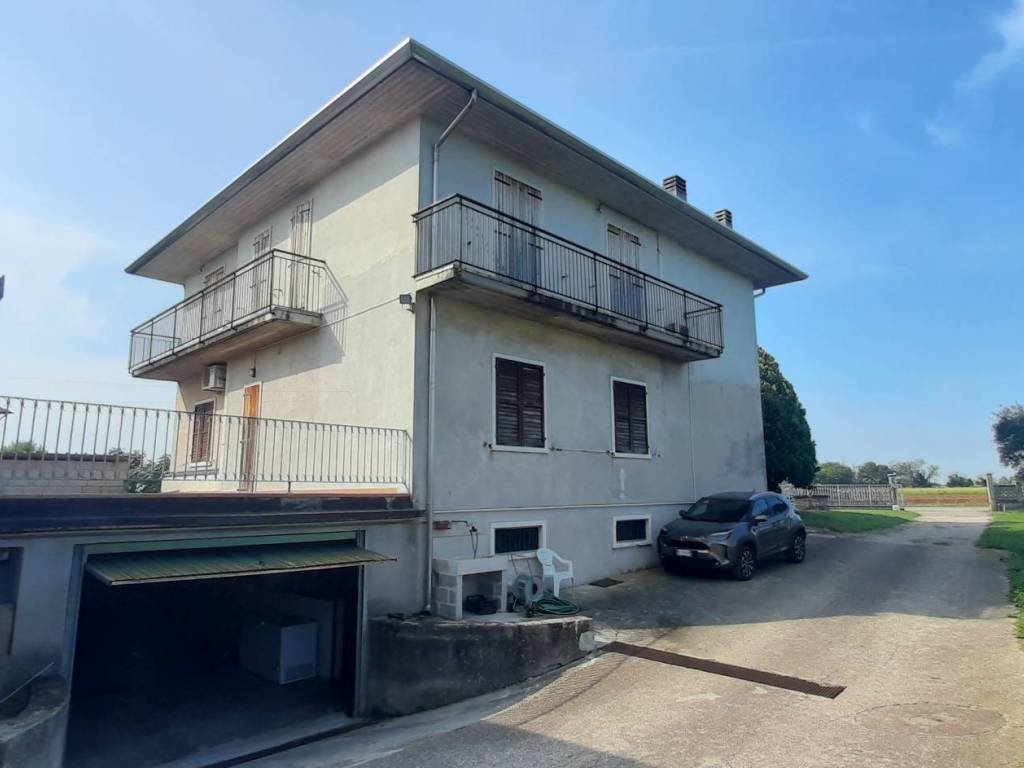 Villa a Villafranca di verona in Via dei Colli - Foto 3