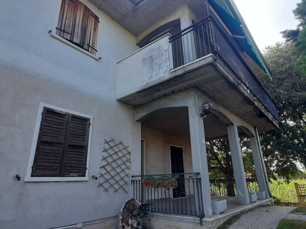 Villa a Villafranca di verona in Via dei Colli - Foto 4