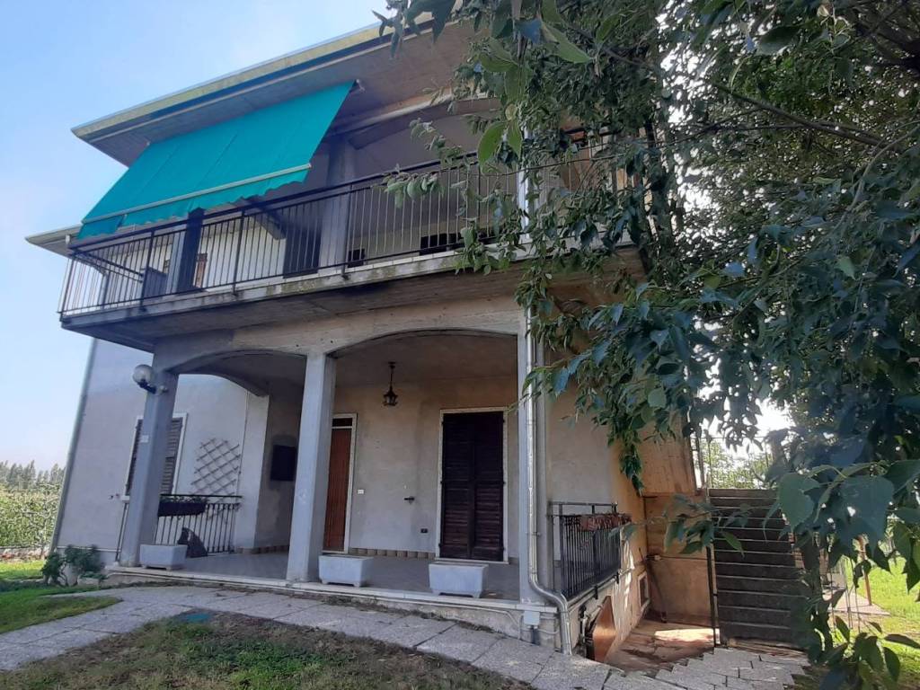 Villa a Villafranca di verona in Via dei Colli - Foto 5
