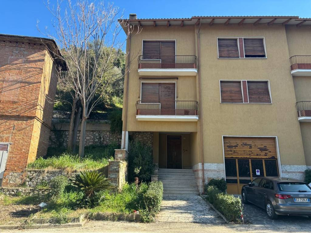 Villa a Narni in Via Vittorio Emanuele - Foto 3