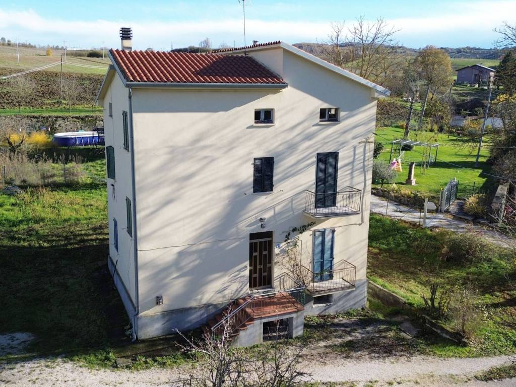Villa a Gubbio in Strada Provinciale di Casacastalda Tratto 1 - Foto 2