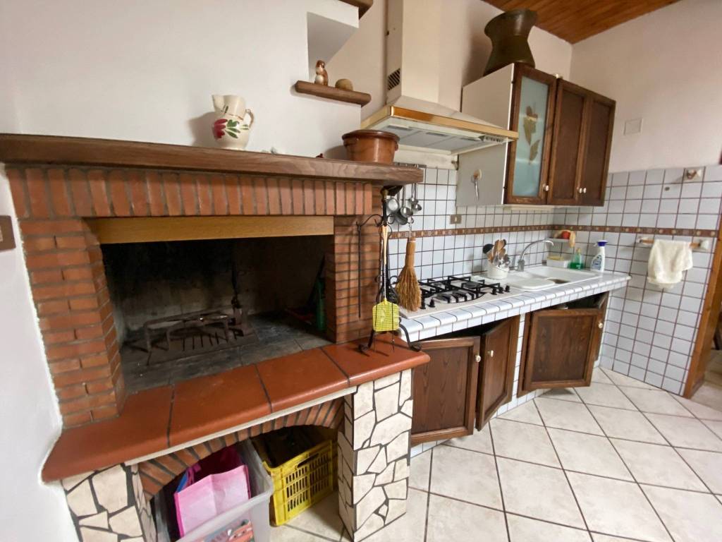 Rustico / casale a Santa maria del molise in Via Vittorio Emanuele - Foto 4