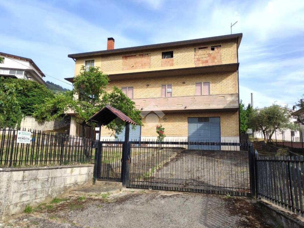 Villa a Santo stefano del sole in Via macchie, 5 - Foto 3