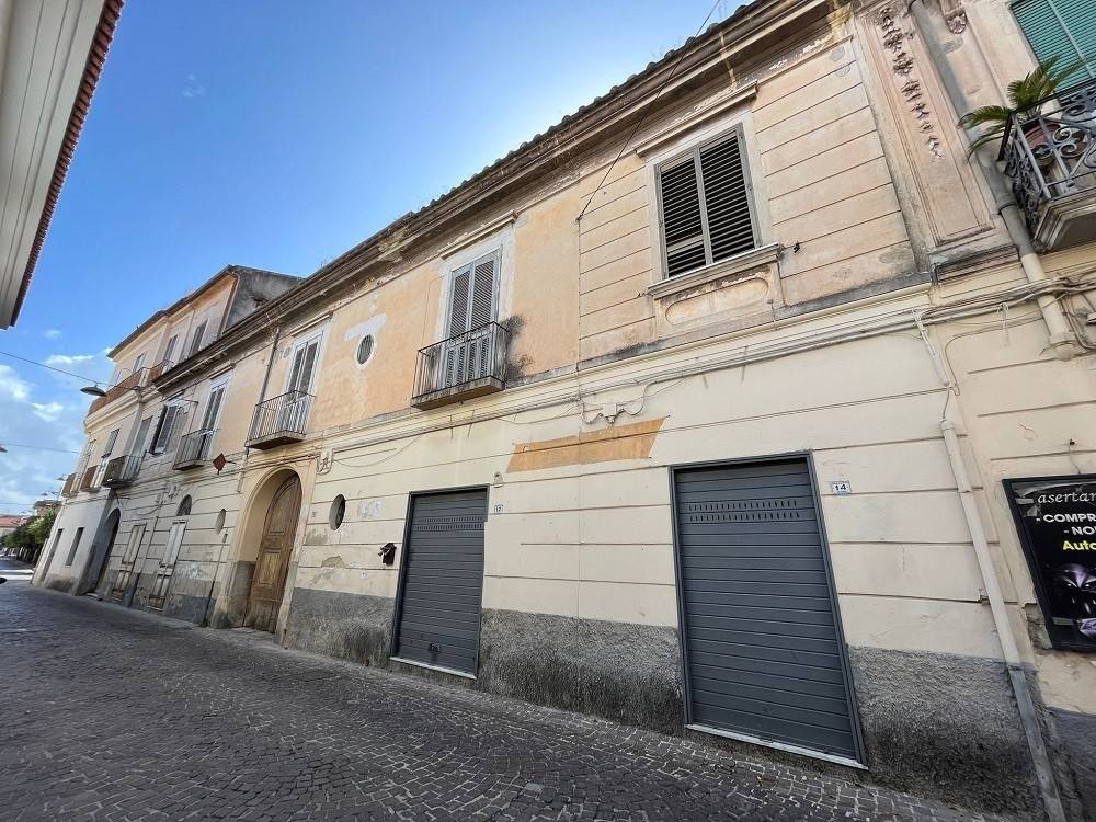 Appartamento a Casapulla in Via Vescovo Natale - Foto 2