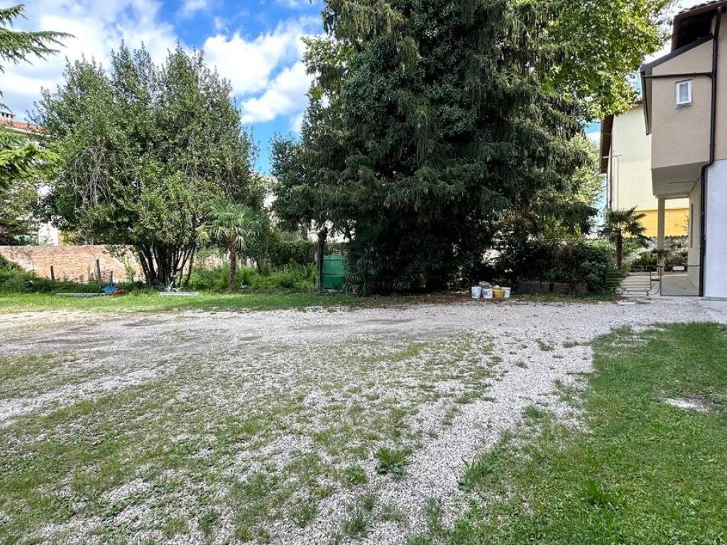 Terreno a Monfalcone in Via E. Valentinis, 58 - Foto 3
