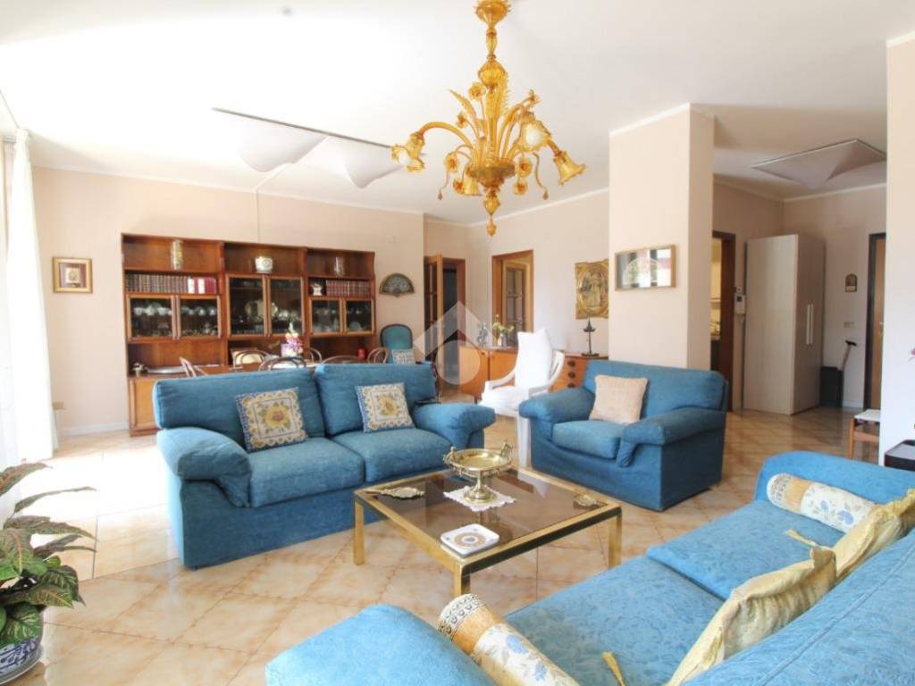 Appartamento a Caserta in Piazza Aldifreda, 9 - Foto 2