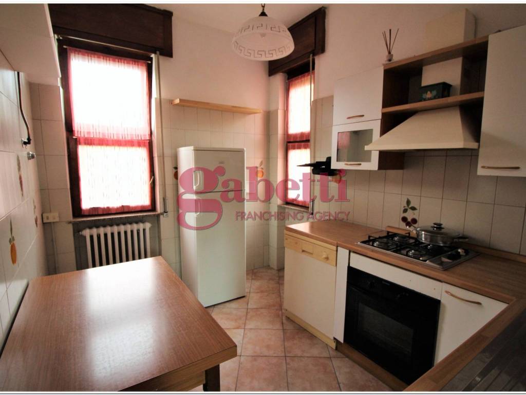 Appartamento a Arona in Via Dante Alighieri - Foto 4
