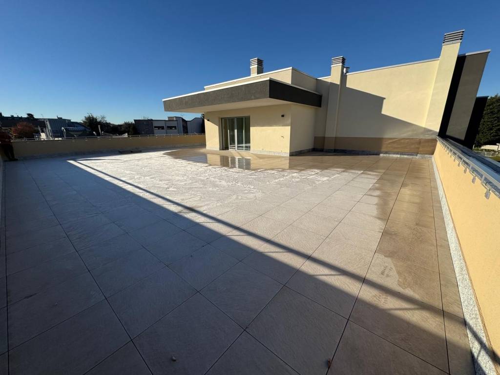 Attico / mansarda a Monza in Via Pietro Giordani, 33 - Foto 2