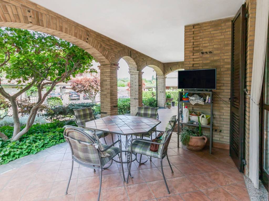 Villa a Nova milanese in Via Val Grande - Foto 2