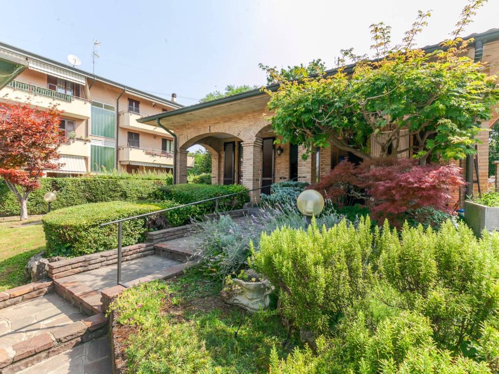 Villa a Nova milanese in Via Val Grande - Foto 3