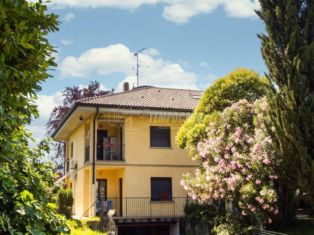 Appartamento a Barzanò in Via Prebone 15 - Foto 3