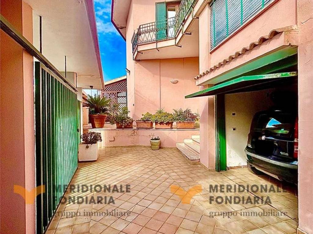 Villa a Lecce in Via Giuseppe Battista, 1 - Foto 2