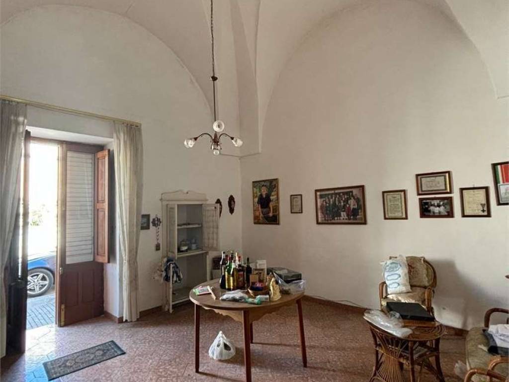 Casa indipendente a Andrano in via provinciale 51 - Foto 3