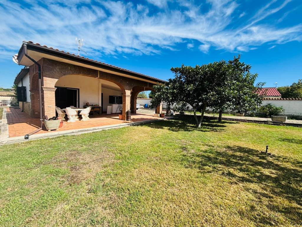 Villa a Aprilia in via coscine, 2 - Foto 2