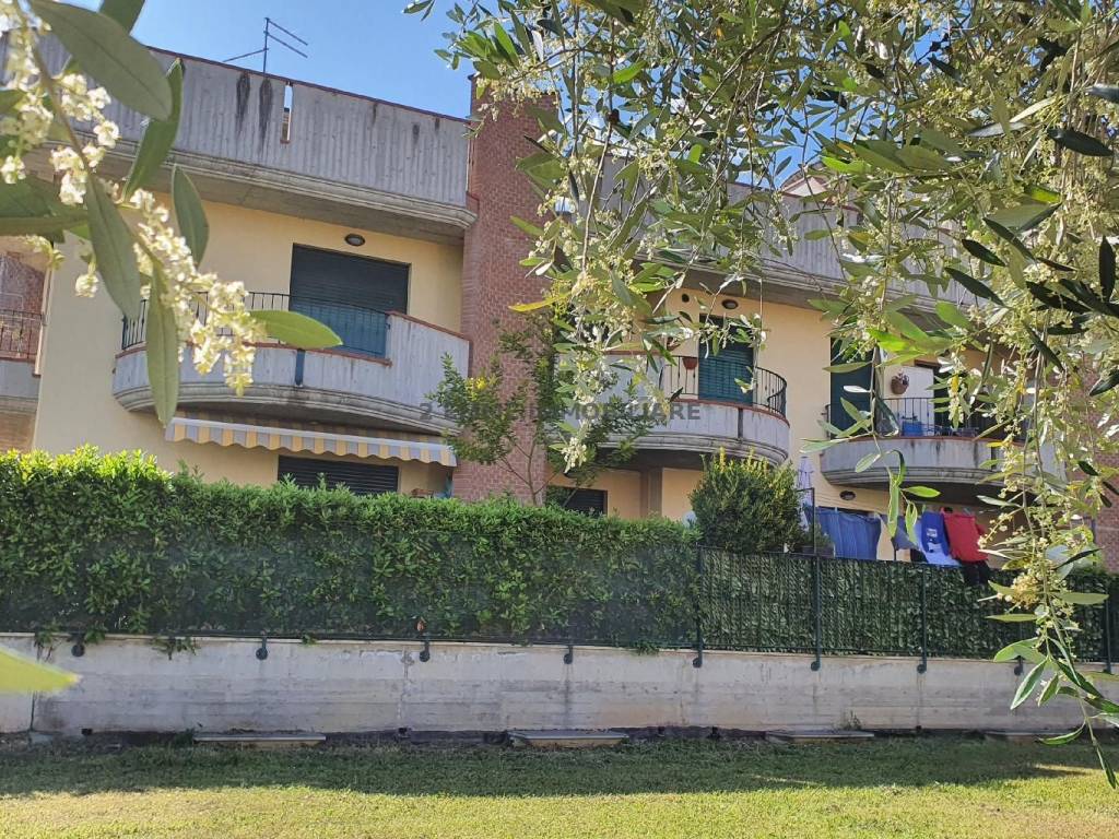Appartamento a Ascoli piceno in LARGO DELLE VERONICHE 12 - Foto 2