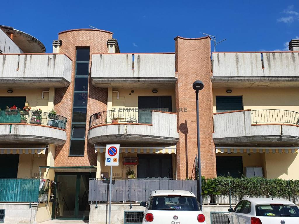 Appartamento a Ascoli piceno in LARGO DELLE VERONICHE 12 - Foto 4