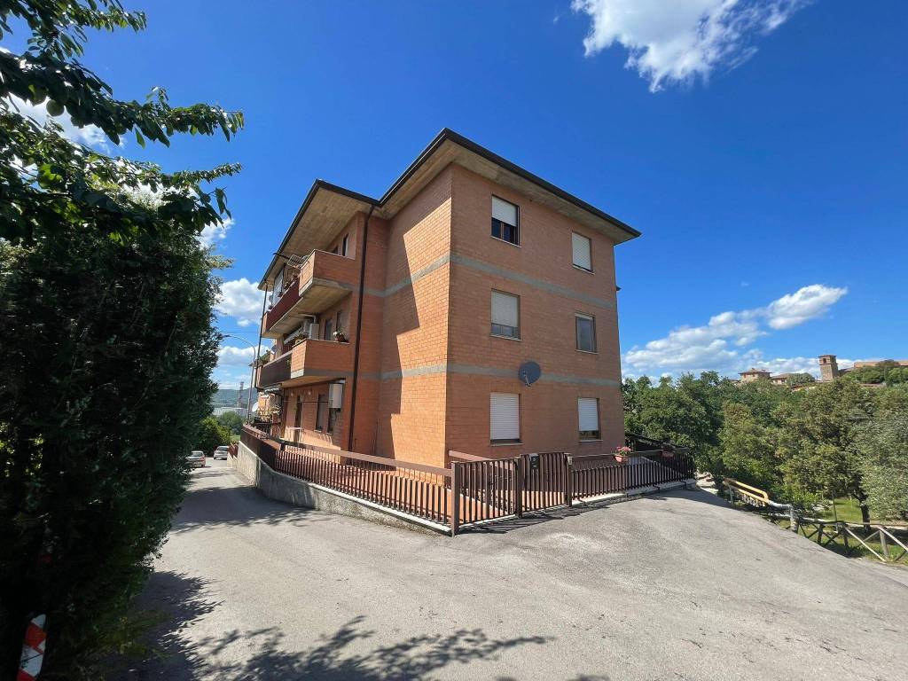 Appartamento a Piegaro in Via Papa Giovanni XXIII - Foto 2