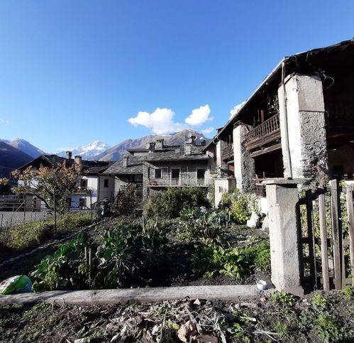 Villa a La salle in Via E. Chanoux 35 - Foto 5