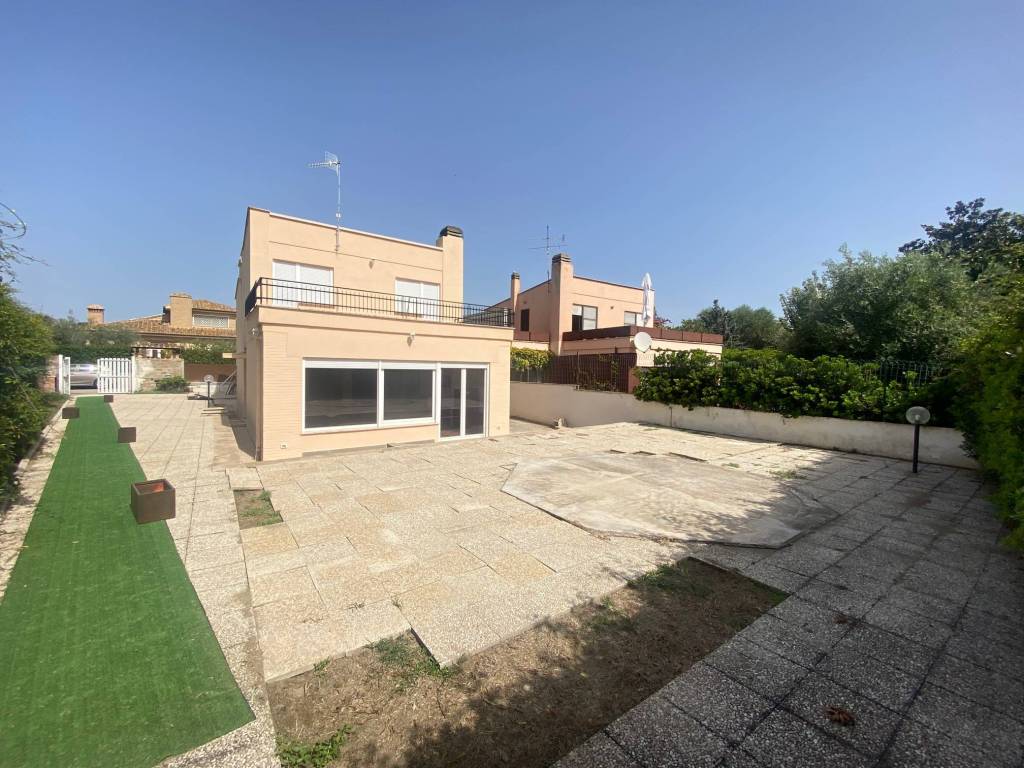 Villa a Tarquinia in Via degli Alvhetna, 155 - Foto 3