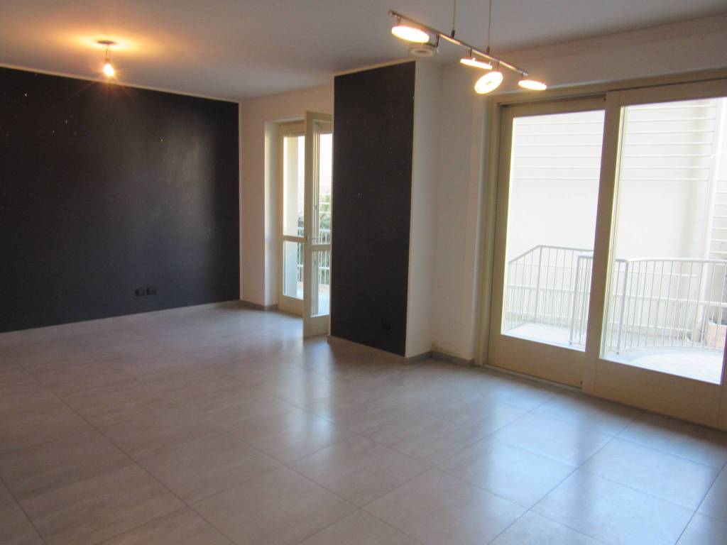 Appartamento a Bra in Via Fratelli Allocco - Foto 5