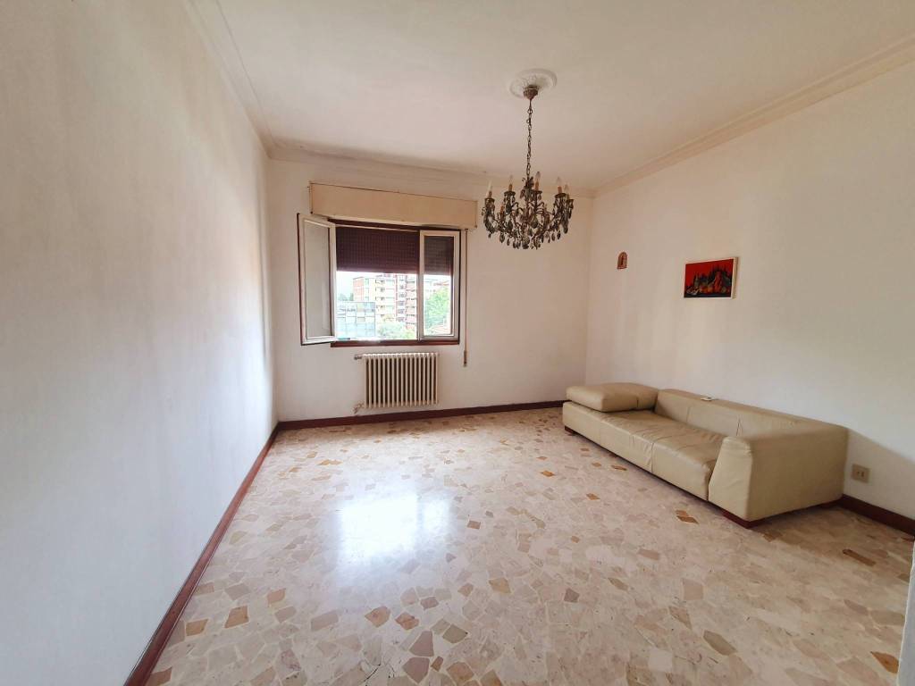 Appartamento a Pistoia in Via Mario Pagano - Foto 2