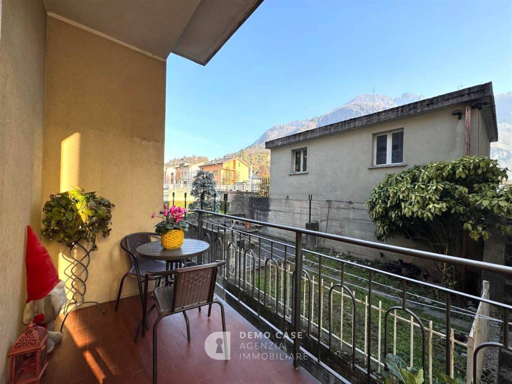 Appartamento a Chiavenna in Via San Giovanni, 18 - Foto 2