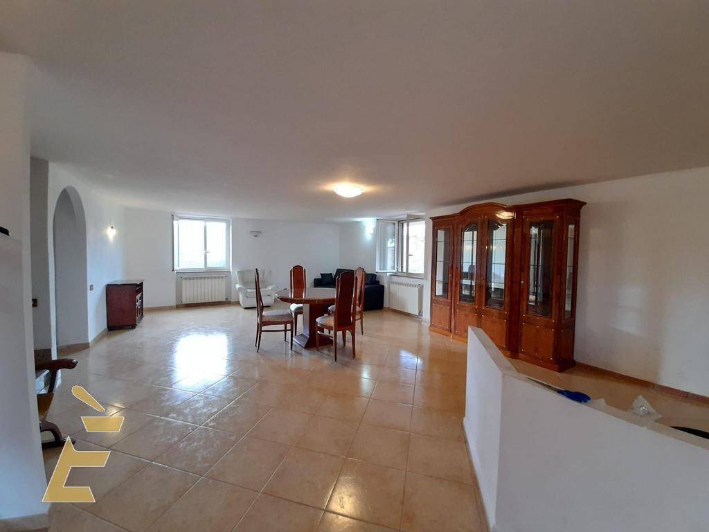 Villa a Aprilia in Via Valtellina, 51 - Foto 4