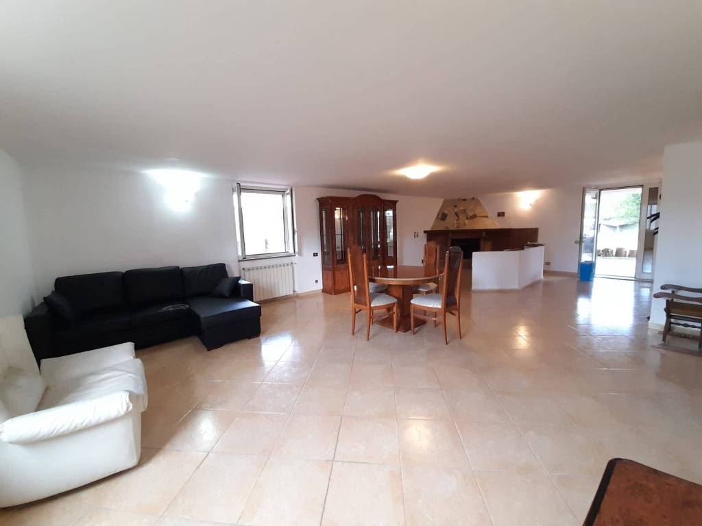 Villa a Aprilia in Via Valtellina, 51 - Foto 5
