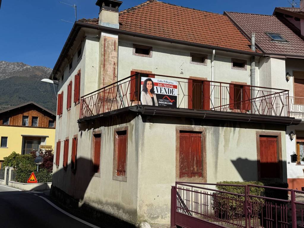 Casa indipendente a Alpago in VIA BENEDETTO BATTISTEL, 17 - Foto 2